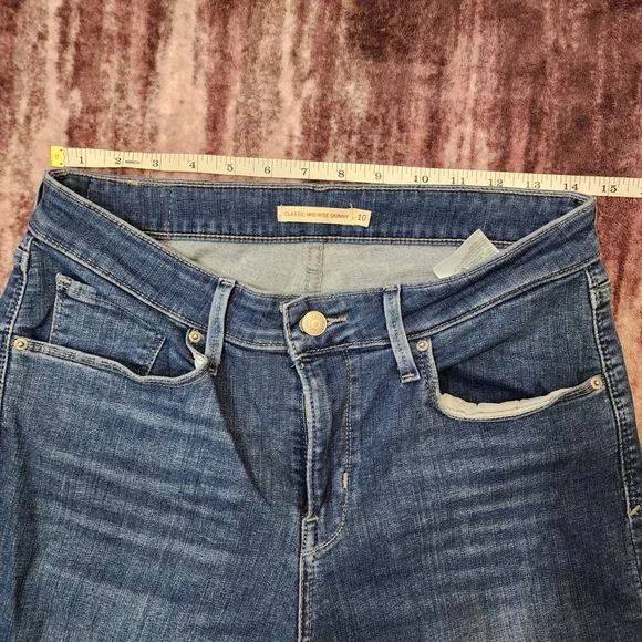 Levi's Classic Blue Women's Skinny Jeans - Picture 3 of 9